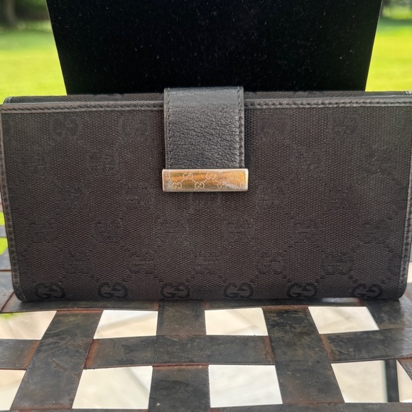 Gucci Black Wallet with Gold Accent - Picture 1 of 8